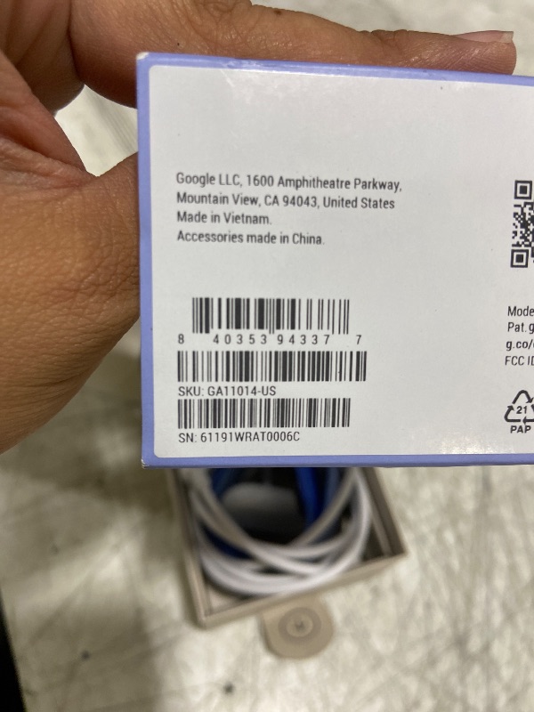 Photo 1 of Google Fitbit Air - Screenless Activity Tracker with Fitness, Heart Rate, and Sleep Tracking - Personalized AI-Powered Coaching - Up to 7 Days’ Battery Life - Works with iOS and Android - Lavender
