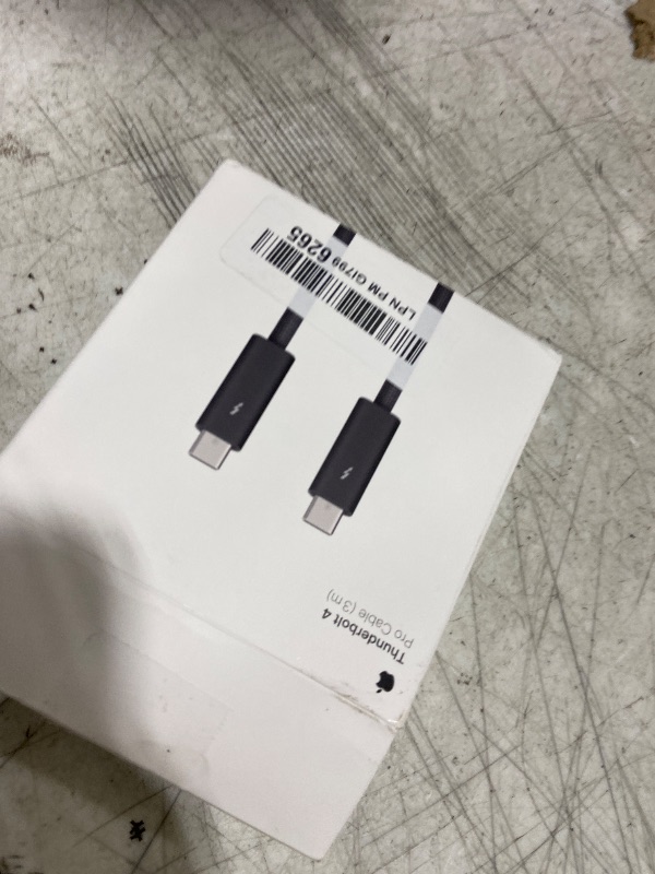 Photo 1 of Apple Thunderbolt 4 (USB-C) Pro Cable (3 m) ???????