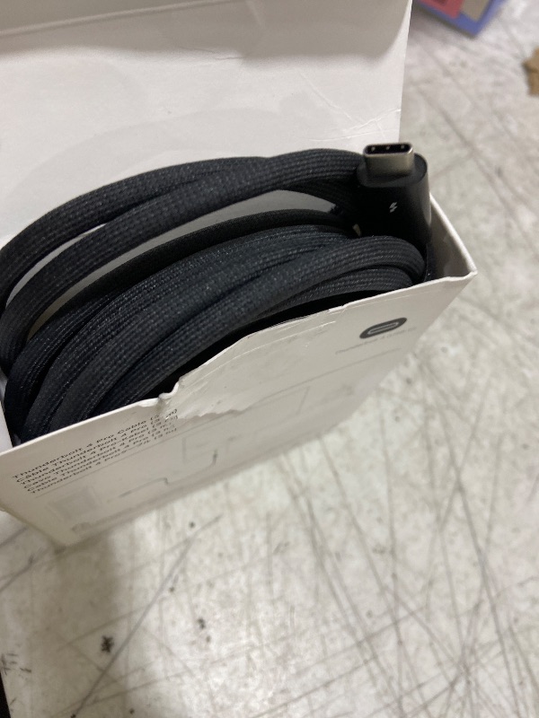 Photo 1 of Apple Thunderbolt 4 (USB-C) Pro Cable (3 m) ???????