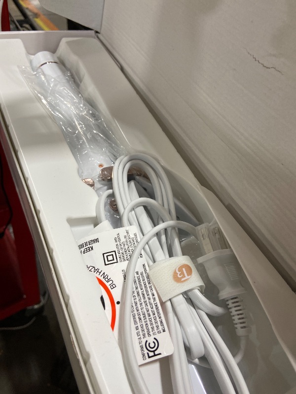 Photo 1 of T3 SinglePass Curl X Extra-Long Barrel 1.5" Curling Iron & Curling Wand, Hair Curler with 9 Heat Settings, Korean Ceramic & ProGlide Clip for Curls, Waves & Shine on Fine, Medium & Thick Hair