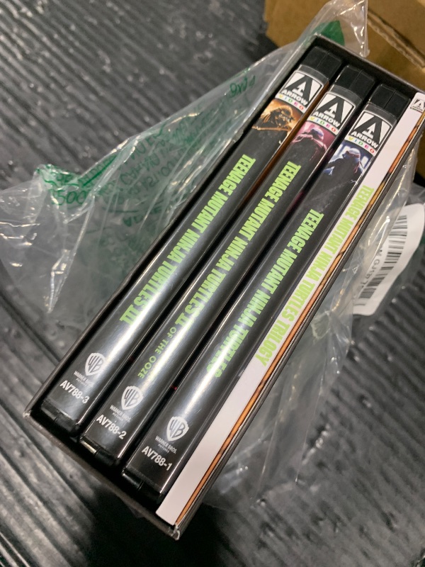 Photo 1 of Teenage Mutant Ninja Turtles Trilogy [Limited Edition] [4K Ultra HD]