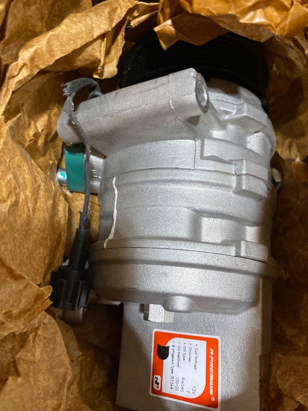 Photo 1 of A-Premium Air Conditioner AC Compressor with Clutch Compatible with Nissan Versa (Sedan) 1.8L 2011, Versa 1.6L 2012-2019, Juke 1.6L 2012-2014, Versa Note 2014-2019, with 7-Groove Pulley