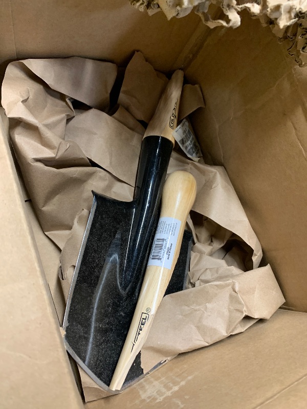 Photo 1 of ***DAMAGED - SEE NOTES/PICTURES*** Cold Steel Special Forces Shovel with Hardwood Hickory Handle, Medium Carbon Steel