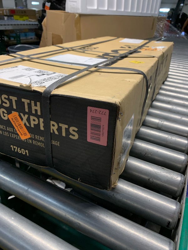 Photo 1 of ***FACTORY SEALED***CURT 17601 TruTrack 2P Weight Distribution Hitch with Sway Control, 10K