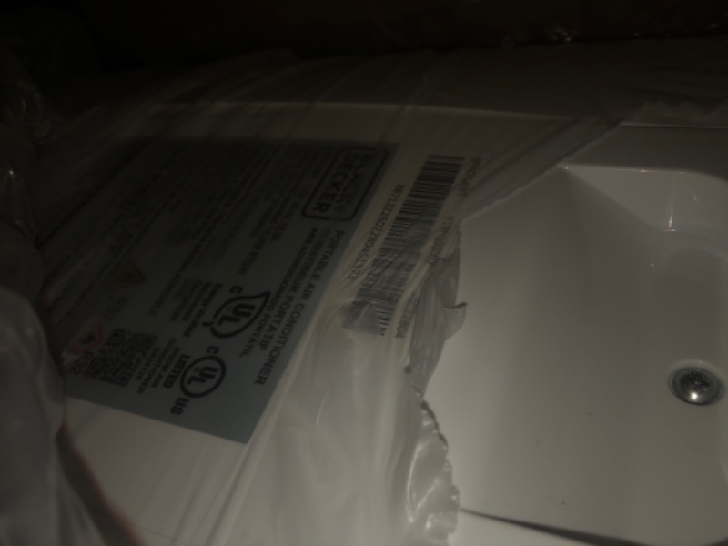 Photo 1 of ***BROKEN WHEELS***


BLACK+DECKER Smart Portable Air Conditioner, 14,000 BTU, BPACT14WT, White