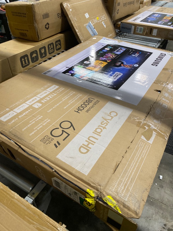 Photo 1 of **** NO RETURN NO REFOUND**** Samsung 65-Inch Class Crystal UHD U8000H Series Samsung Vision AI Smart TV (2026 Model, 65U8000H) Crystal Processor 4K, Endless Free Content, Motion Xcelerator, Color Booster, Alexa Built-in