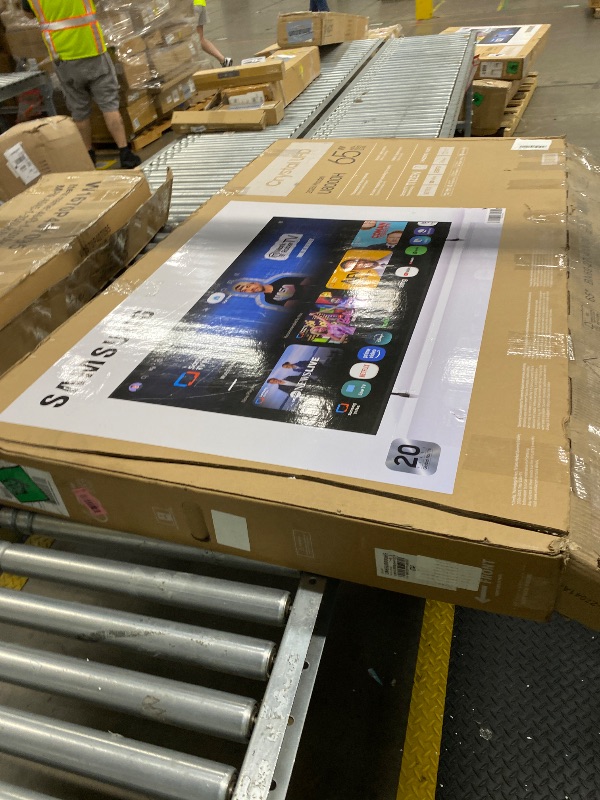Photo 1 of **** NO RETURN  NO REFOUND**** Samsung 65-Inch Class Crystal UHD U8000H Series Samsung Vision AI Smart TV (2026 Model, 65U8000H) Crystal Processor 4K, Endless Free Content, Motion Xcelerator, Color Booster, Alexa Built-in