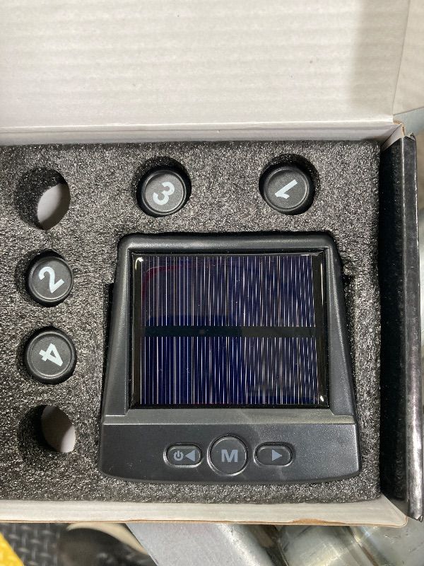 Photo 1 of ***MISSING PIECES -SELLING AS PARTS ONLY*** AOVSTOXIC RV Tire Pressure Monitoring System, 6-Wheel Real Time Wireless TPMS Sensors Set of 6 for Cars, SUVs & Light Trucks (0-9.9 BAR, 0-144 PSI, Solar/USB Charging)±3 PSI (6 Sensors)
