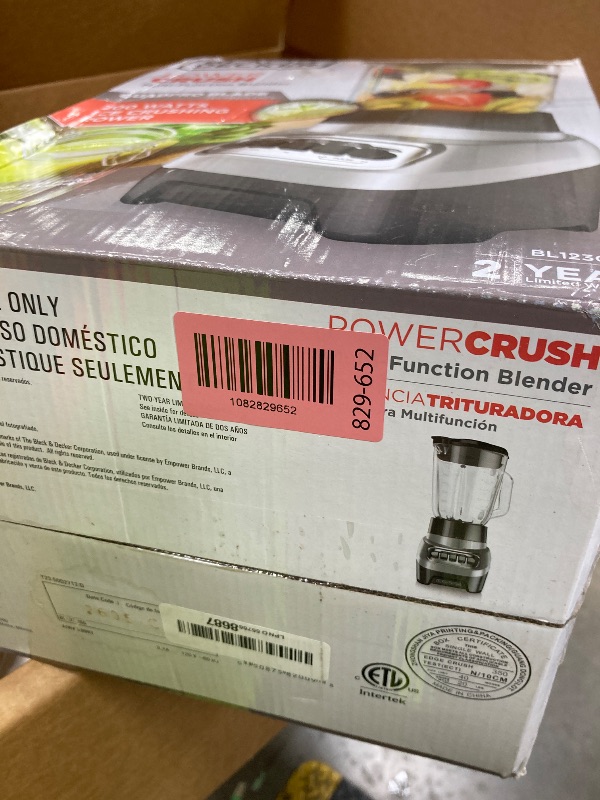 Photo 1 of **PARTS ONLY****BLACK+DECKER PowerCrush Multi-Function Blender with 6-Cup Glass Jar, 4 Speed Settings, Silver