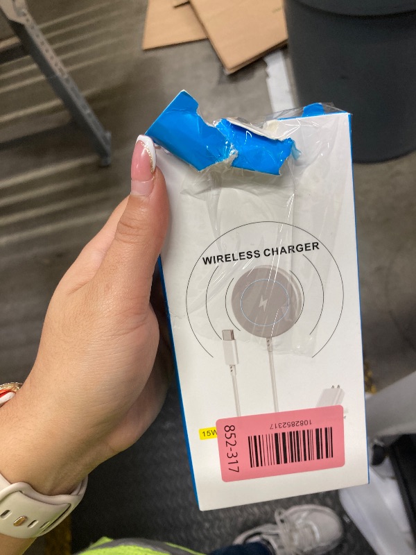 Photo 1 of [Apple MFi Certified]Magnetic Wireless Charger Apple Mag Safe Charger,15W 6FT Fast Wireless Charging Pad for AppleiPhone 16 Pro Max/16 Pro/16 Plus/15 Pro Max/14/13/12/AirPods3/2/Pro/Pro2,Charging Pad