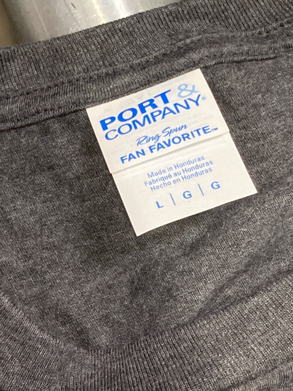 Photo 1 of  t- shirt 