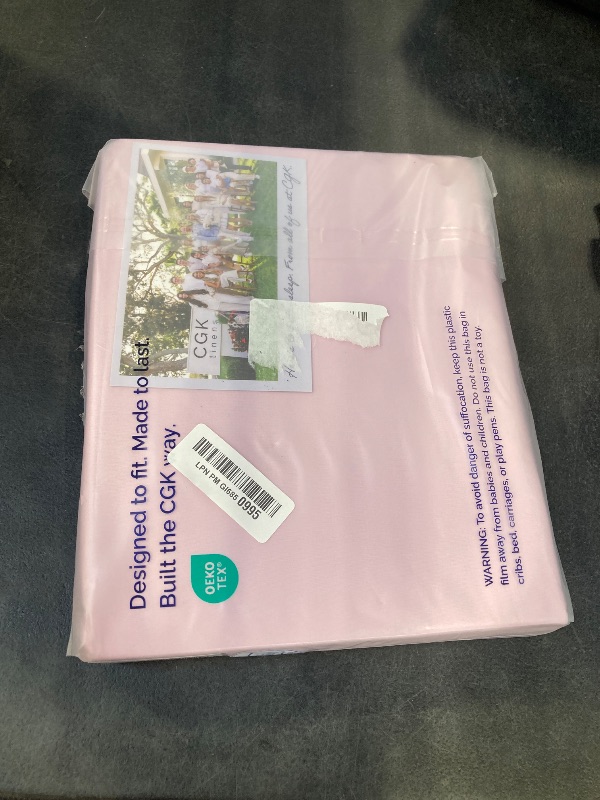 Photo 1 of Twin Size 3 Piece Sheet Set - Comfy Breathable & Cooling Sheets - Hotel Luxury Bed Sheets for Women and Men - Deep Pockets, Easy-Fit, Soft and Wrinkle Free Sheets - Light Pink Oeko-Tex Bed Sheet Set