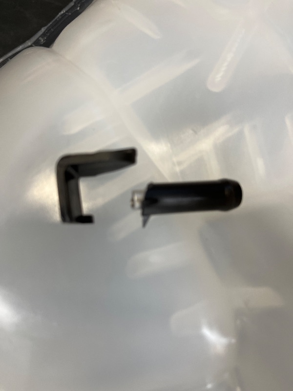 Photo 1 of GDUKOP 603-217 Front Engine Coolant Reservoir Tank with Cap Compatible with Ford Excursion, F-250 F-350 F-450 F-550 Super Duty, 5.4L 6.0L 6.8L, Replaces# 3C3Z8A080AE 6C3Z8A080B