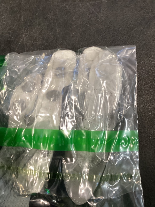 Photo 1 of Bionic Men's Right Hand Racquetball Glove, Medium , Black/White