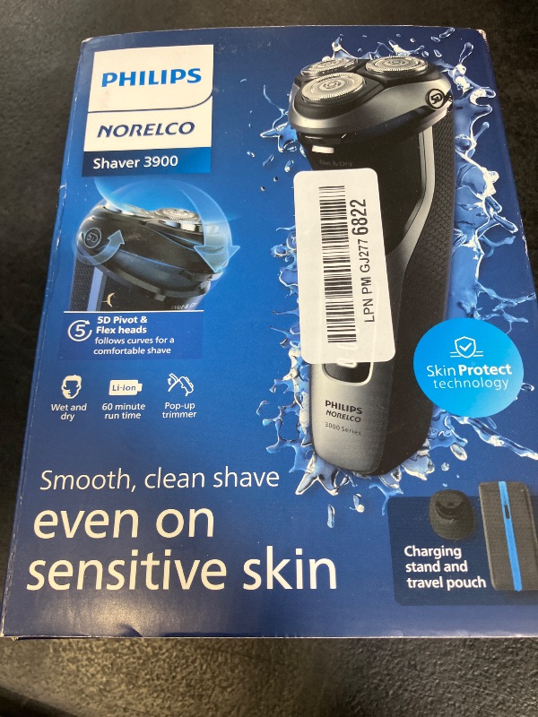 Photo 1 of Philips Norelco 3900 Electric Shaver, Storm Blue