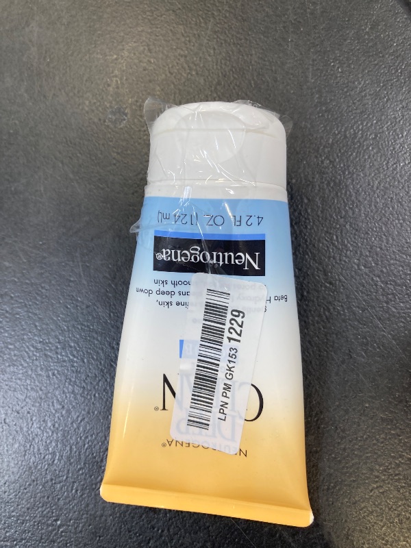 Photo 1 of Neutrogena Deep Clean Gentle Daily Facial Scrub, 4.2 oz
