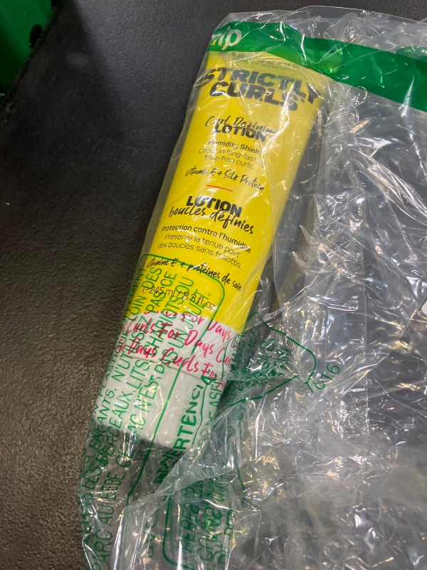 Photo 1 of Marc Anthony Curl Defining Hair Styling Lotion for Curly Hair, Strictly Curls - Long Lasting Moisturizing Lightweight Gel for Maximum Curl Definition, Bounce & Shine - Styling Product Reduces Frizz