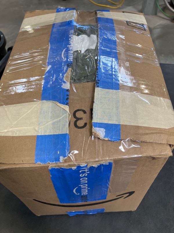 Photo 1 of WDCOZY King Size Quilt Bedding Sets with 2 Pillow Shams, Lightweight Soft Bedspread Coverlet, Quilted Blanket Thin Comforter Bed Cover for All Season, 3 Pieces, 104x90 inches, Moss Green