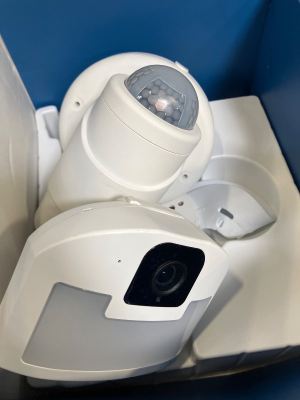 Photo 1 of Outdoor Motion Sensor Tracking Floodlight WiFi Security LED Light Camera (White) Versonel Nightwatcher VSL95 Robotic, 1080p, NO Monthly Fees, Free App, Alexa, Google Assistant, Smart Things, 32GB SD