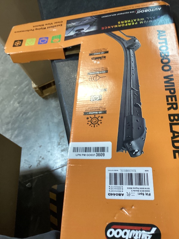 Photo 1 of AUTOBOO Windshield Wiper Blade Replacement for Toyota RAV4 Mazda 5