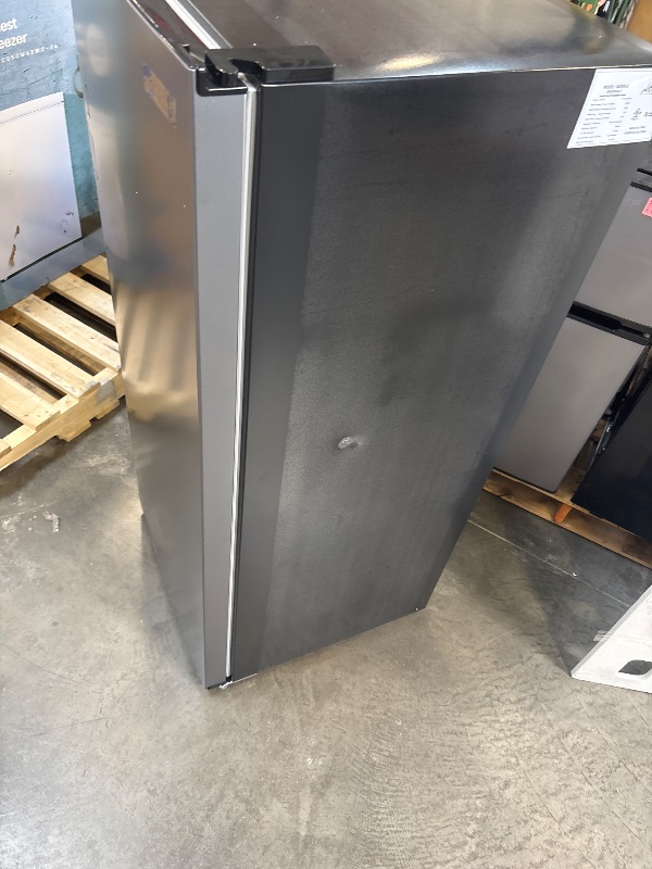Photo 1 of Arctic King 7.1 Cu ft Upright Convertible Freezer/Refrigerator, Stainless Steel