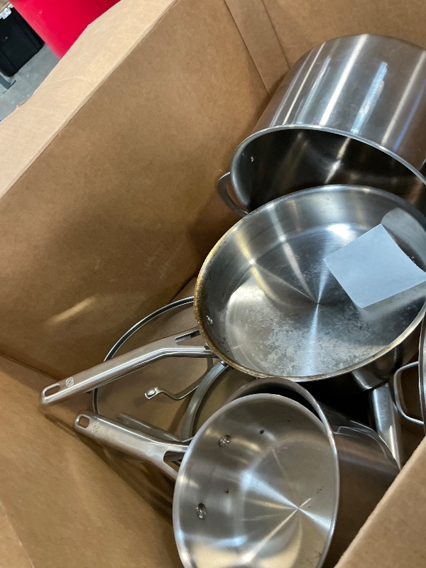Photo 1 of calphalon set of 5 pans