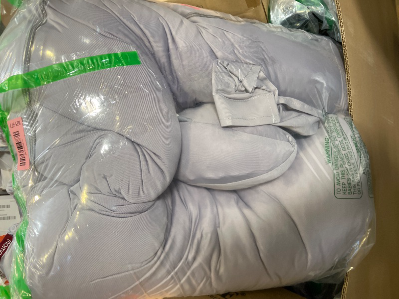 Photo 1 of Body pillow 