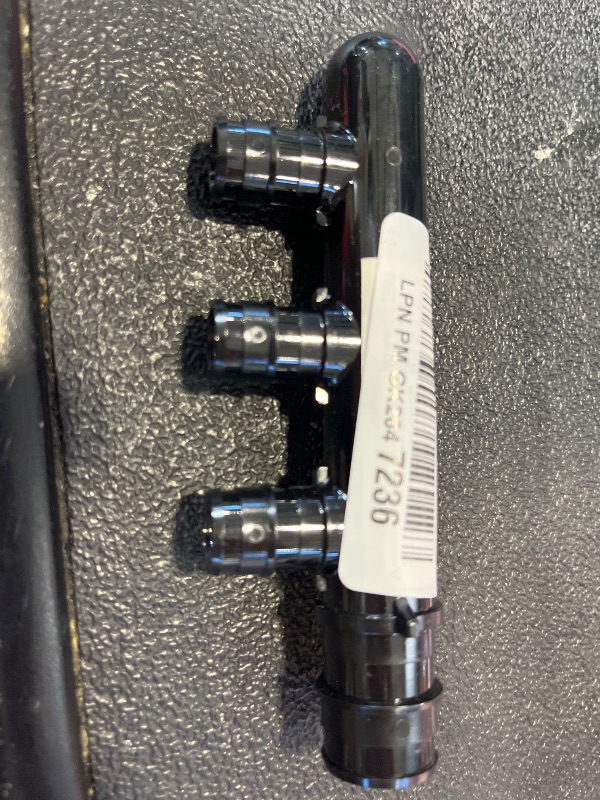Photo 1 of SharkBite 3 Port PEX Expansion Poly Tee, 3/4 Inch Closed Trunk with 1/2 Inch Outlet, Multi Line Water Manifold Plumbing Fittings for PEX-A Tubing, UAMPT3CZ