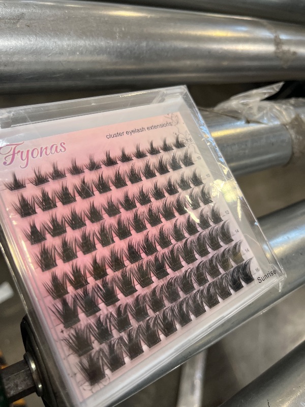 Photo 1 of Fyonas Lash Clusters Manga Eyelash Clusters 88Pcs D Curl Cluster Eyelash Extensions Natural Look 8-16mm Volume Individual Lahes Spiky Lashes Clusters Fairy Look (Sunrise)