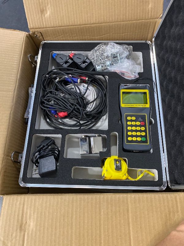 Photo 1 of CGOLDENWALL Handheld Ultrasonic Flowmeter Clamp on Flow Meter Portable Liquid Flow Meter with S1+M2 Transducers for Copper/PVC Pipe DN15-700mm 1/2-28" ((Old or New Panel))