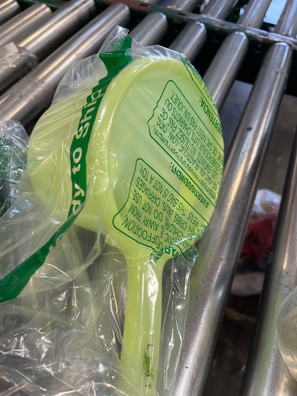 Photo 1 of JapanBargain Japanese Plastic Water Ladle - 1.3 Liter, Green