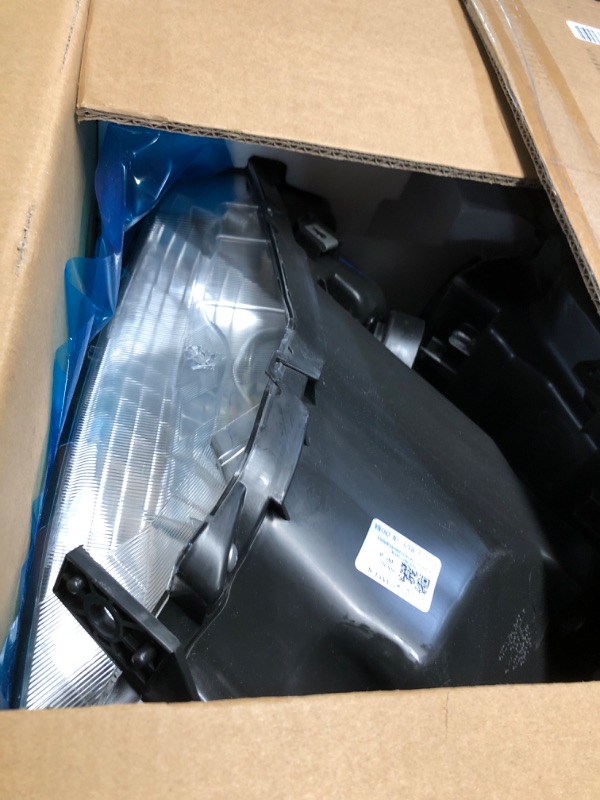 View 2 of **INSIDE BULB SHIELD IS LOOSE**Vizotae Headlights with High/Low Beam Bulbs for 2007-2011 Honda CR-V