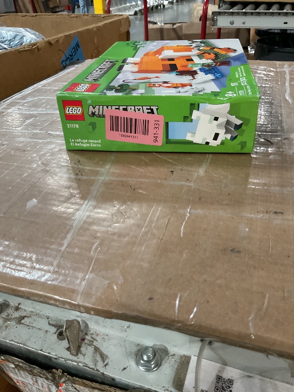 Photo 1 of ** factory sealed **
LEGO Minecraft The Fox Lodge 21178 Building Set