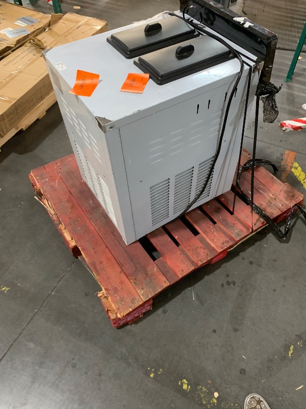 View 4 of ***missing augers*** PioneerWorks Commercial Ice Cream Maker - 2200W, 5.3-7.4 Gal/Hr, 3 Flavors ***TRUCK OR TRAILER PICKUP***