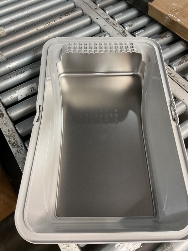 View 4 of ** left side is dented **
** only comes with one**
OneBug Stainless Steel XL Cat Litter Box