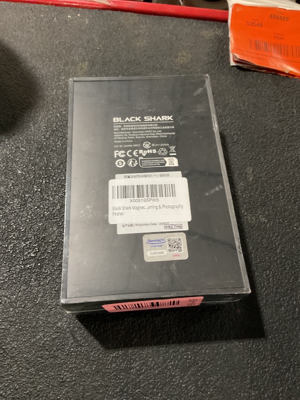 View 3 of ***FACTORY SEALED***
Black Shark Magnetic Phone Cooler 6 Pro