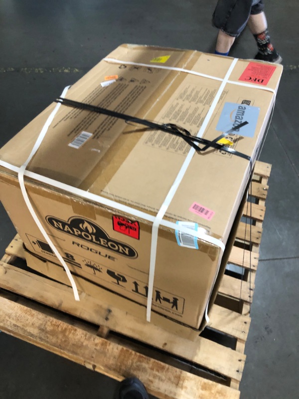 View 3 of ***FACTORY SEALED***
Napoleon Rogue PRO-S 525 Propane Grill - 4 Burner, Sear Station