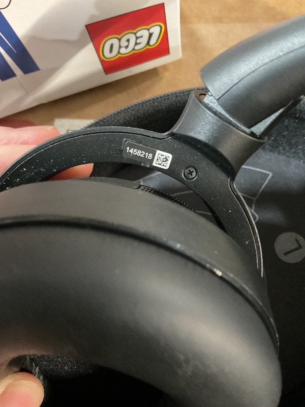 Photo 1 of *** ONLY ONE SIDE WORKS ****
*** PARTS ONLY ***
Sony ULT WEAR Over-Ear Noise Canceling Wireless Headphones, Black