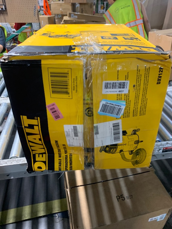 View 2 of ***FOR PARTS ON:Y**

DEWALT 12 Gallon Wet/Dry Shop Vacuum