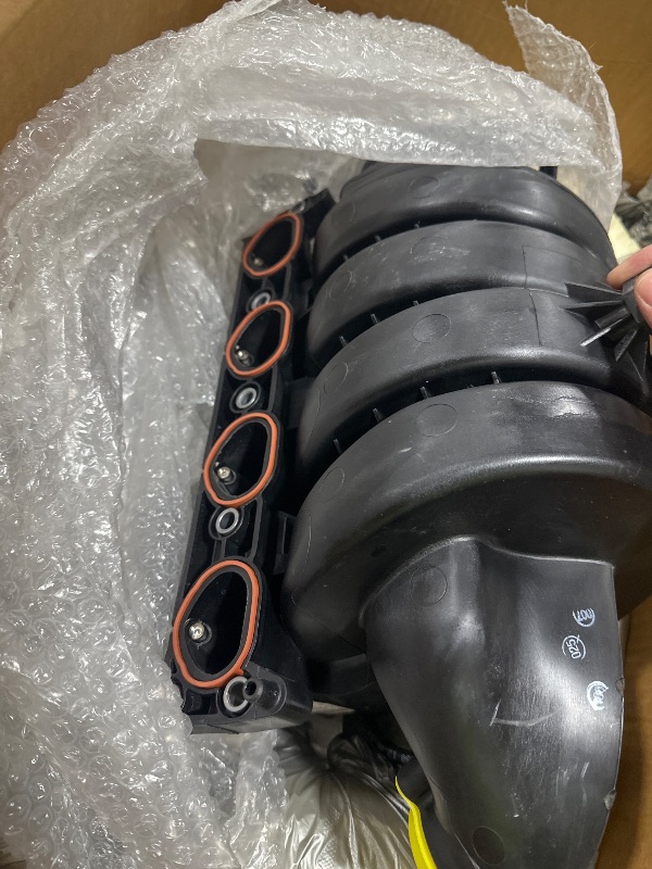 Photo 1 of GM Genuine Parts 55571524 Engine Intake Manifold