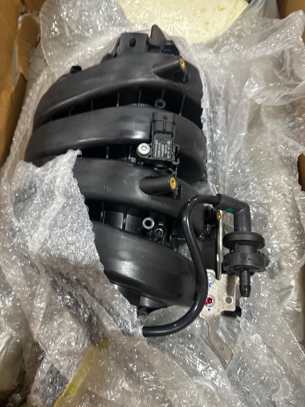 Photo 1 of GM Genuine Parts 55571524 Engine Intake Manifold