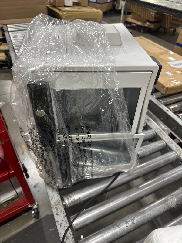 View 5 of USED DAMAGED - SOLD AS PARTS ***** Gourmia 37 Qt. Toaster Oven & Air Fryer - White
