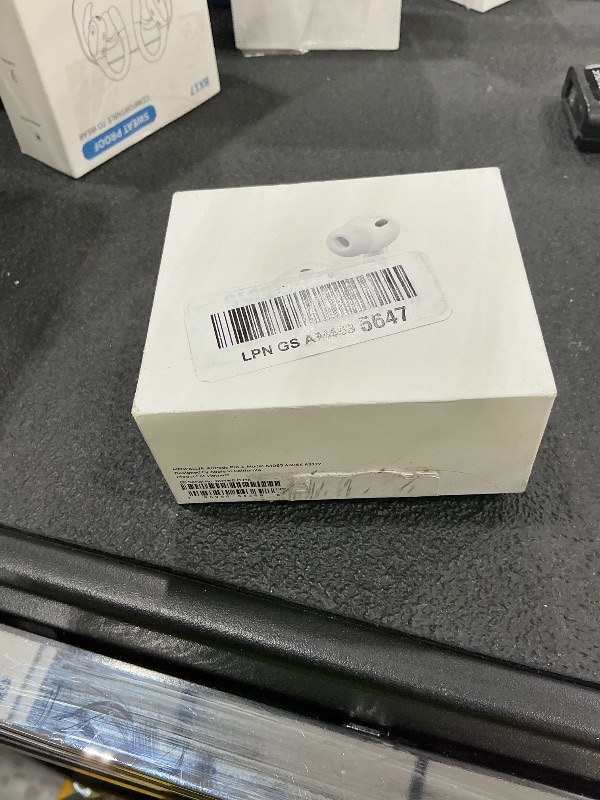 Photo 1 of Apple AirPods Pro 3 Wireless Earbuds