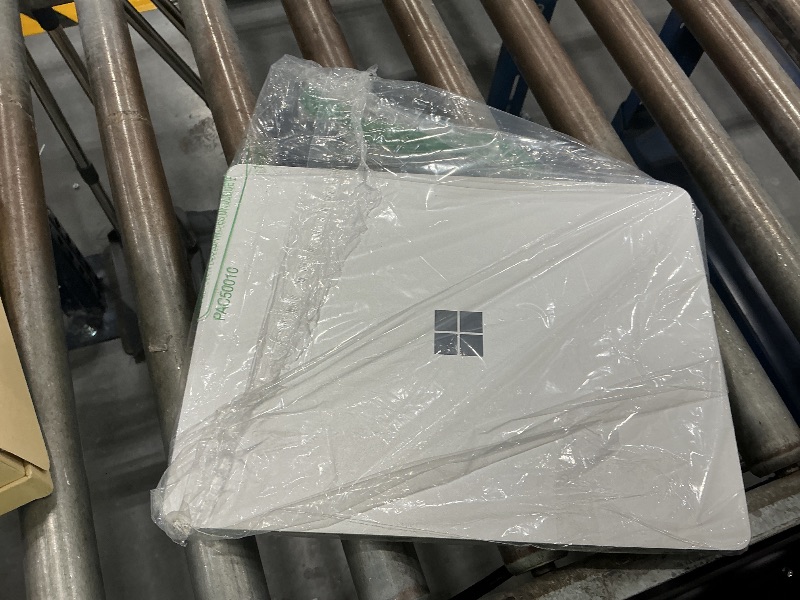 Photo 1 of Microsoft Surface Laptop 13" Copilot+ PC
