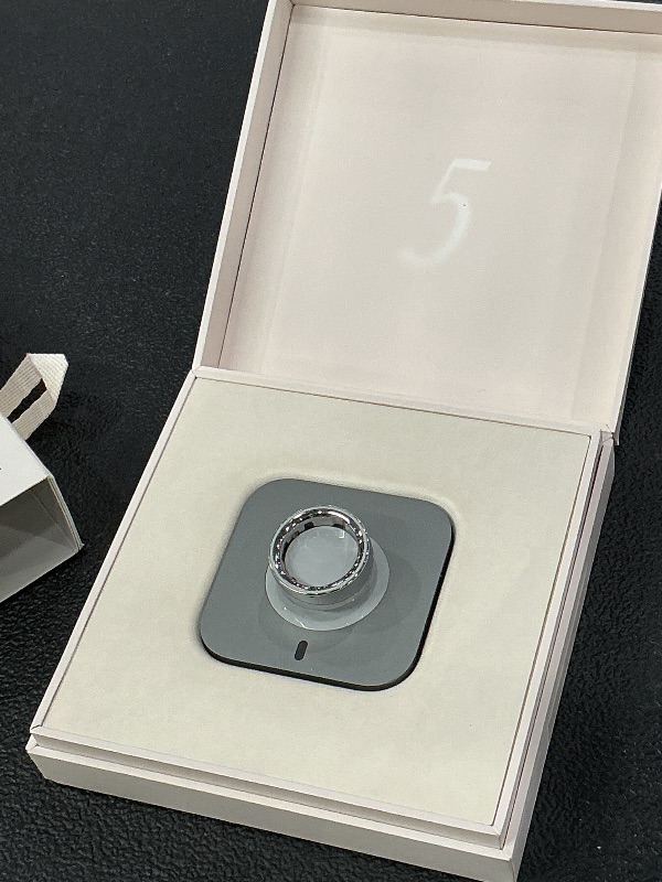 Photo 1 of Oura Ring 5 Smart Ring, Silver, Size 7