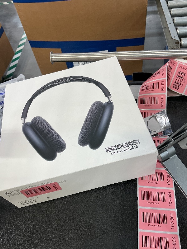 Photo 1 of Apple AirPods Max 2 Wireless Over-Ear Headphones - Midnight