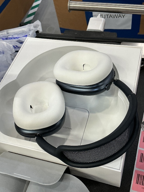 Photo 1 of Apple AirPods Max 2 Wireless Over-Ear Headphones - Midnight