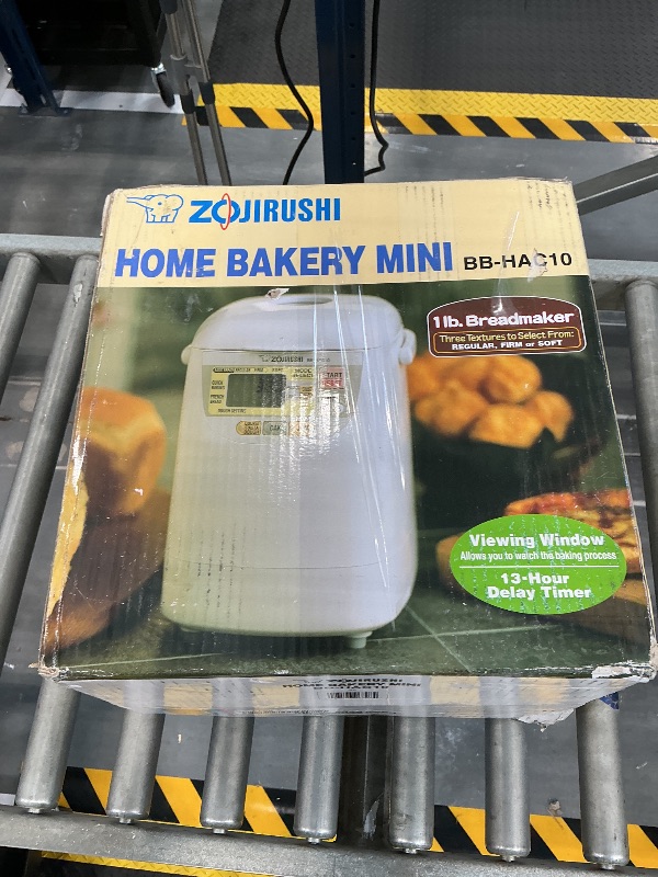 Photo 1 of Zojirushi  BB-HAC10WZ 1 lb Home Bakery Mini Breadmaker Visualite Window