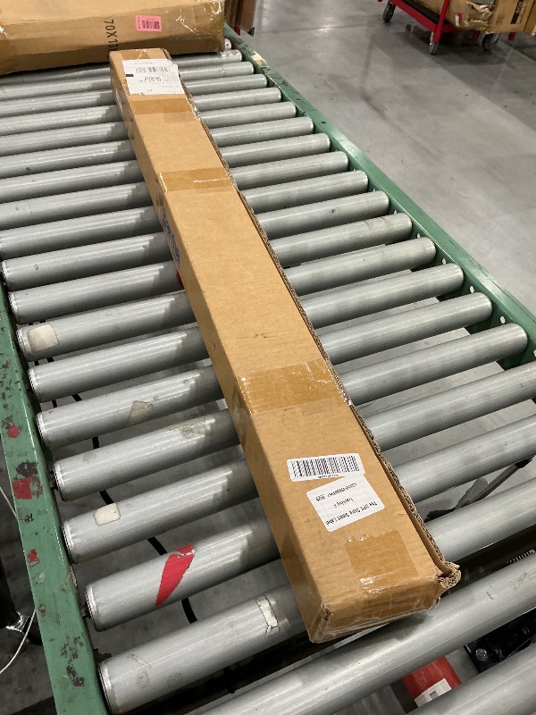 Photo 1 of Barrina 4ft LED T5 Shop Lights (6 Pack)