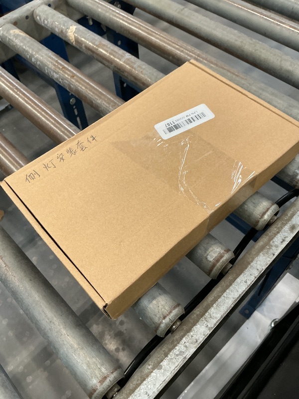 Photo 1 of Betinyar White Plastic Siding Mounting Block Kit